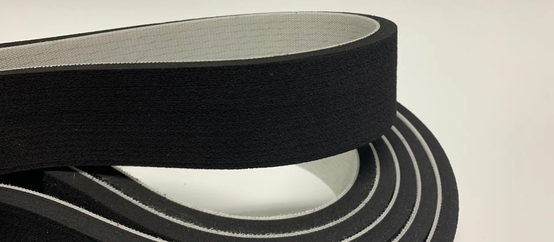 SPONGE COATING FLAT BELTS